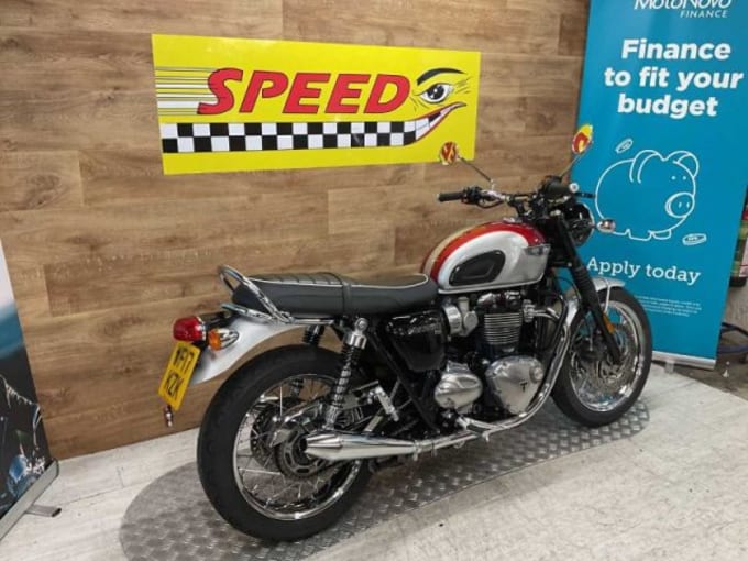 2025 Triumph Bonneville T120
