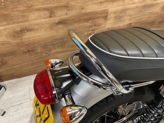 2025 Triumph Bonneville T120