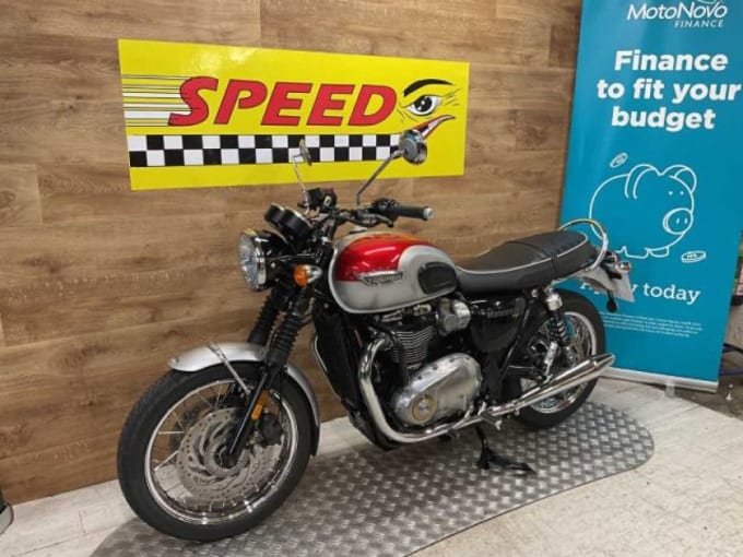 2025 Triumph Bonneville T120