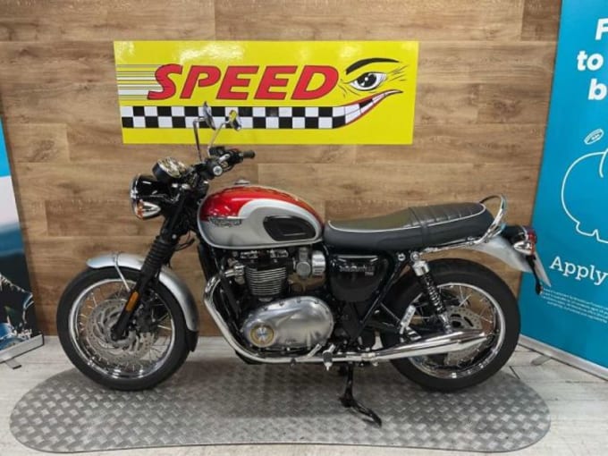 2025 Triumph Bonneville T120