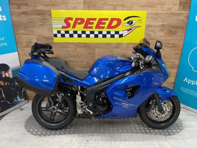 2025 Triumph Sprint St 1050