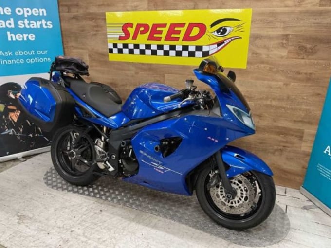 2025 Triumph Sprint St 1050