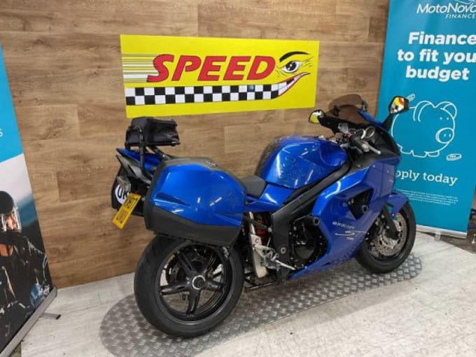 2025 Triumph Sprint St 1050