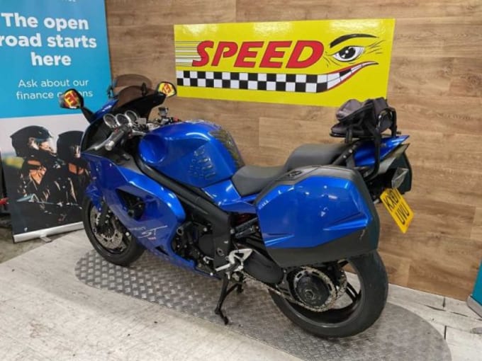 2025 Triumph Sprint St 1050