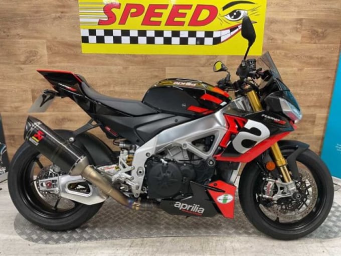 2025 Aprilia Tuono V4 1100 Factory