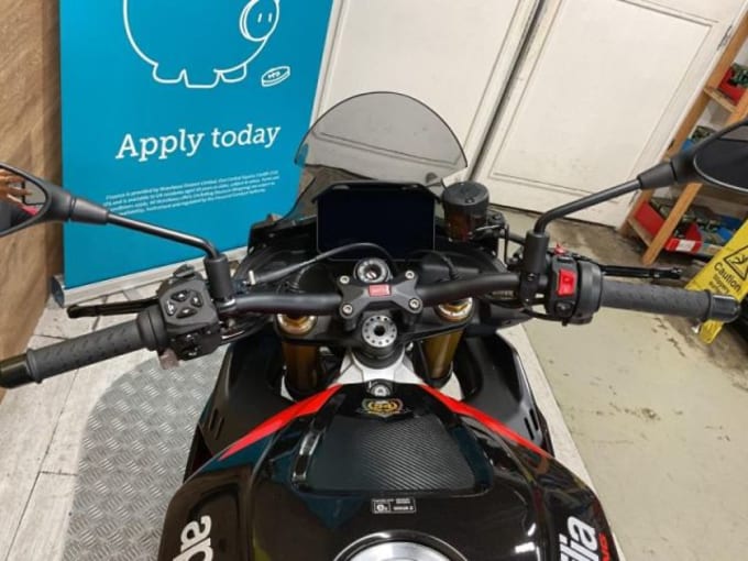 2025 Aprilia Tuono V4 1100 Factory