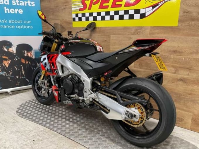 2025 Aprilia Tuono V4 1100 Factory