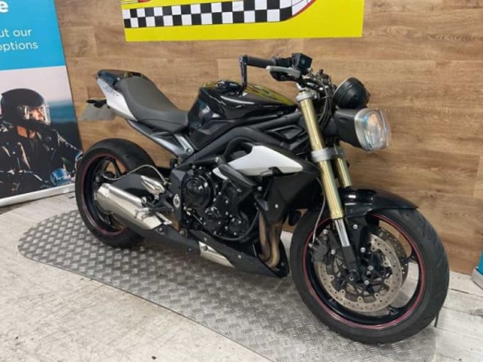 2025 Triumph Street Triple Abs