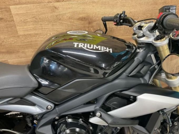 2025 Triumph Street Triple Abs
