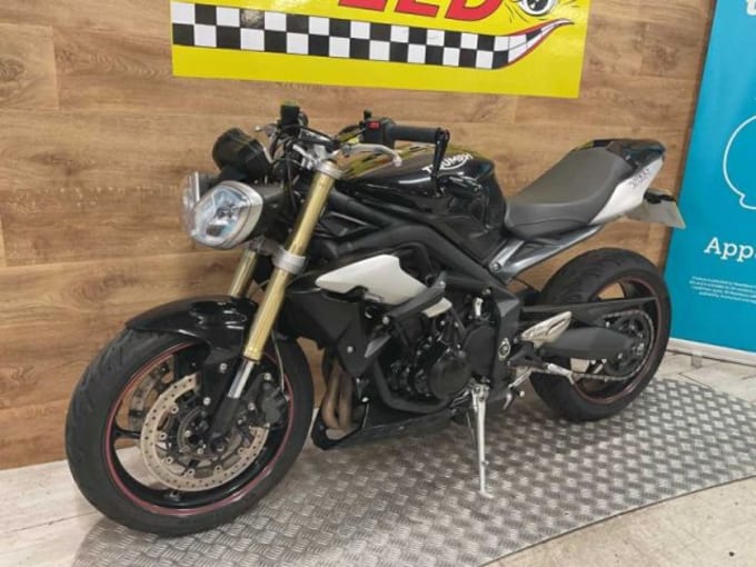 2025 Triumph Street Triple Abs