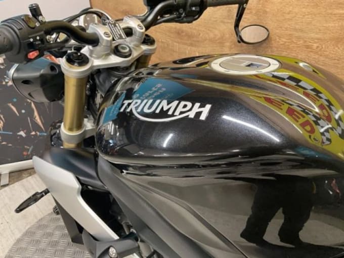 2025 Triumph Street Triple Abs