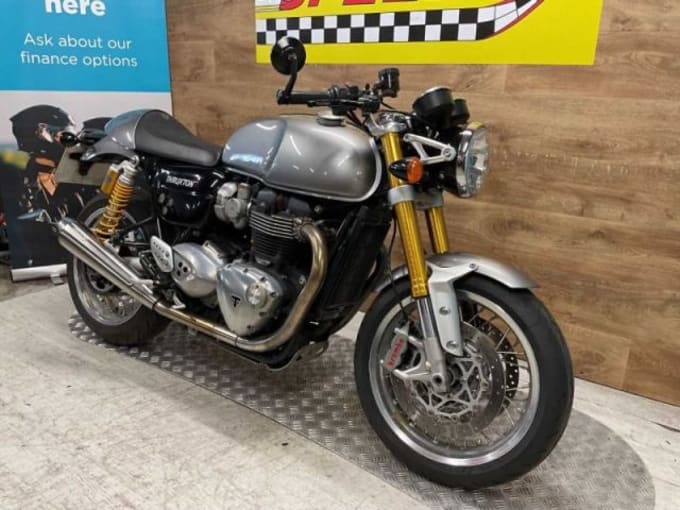 2025 Triumph Thruxton 1200 R