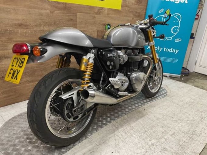 2025 Triumph Thruxton 1200 R