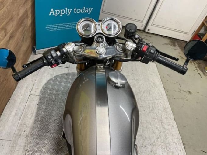 2025 Triumph Thruxton 1200 R