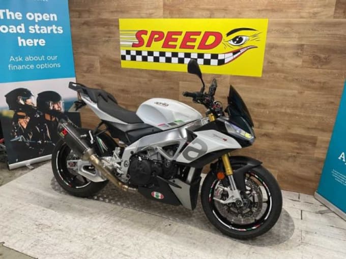 2025 Aprilia Tuono V4 1100