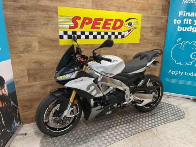 2025 Aprilia Tuono V4 1100