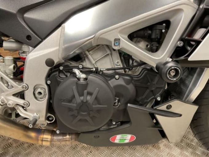 2025 Aprilia Tuono V4 1100