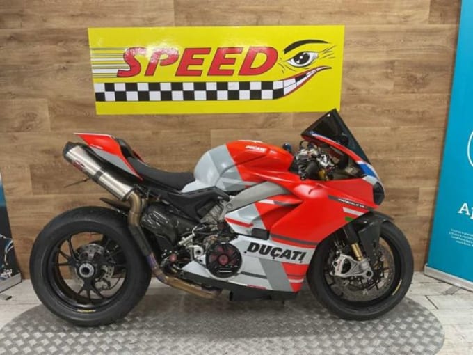 2025 Ducati Panigale V4 S