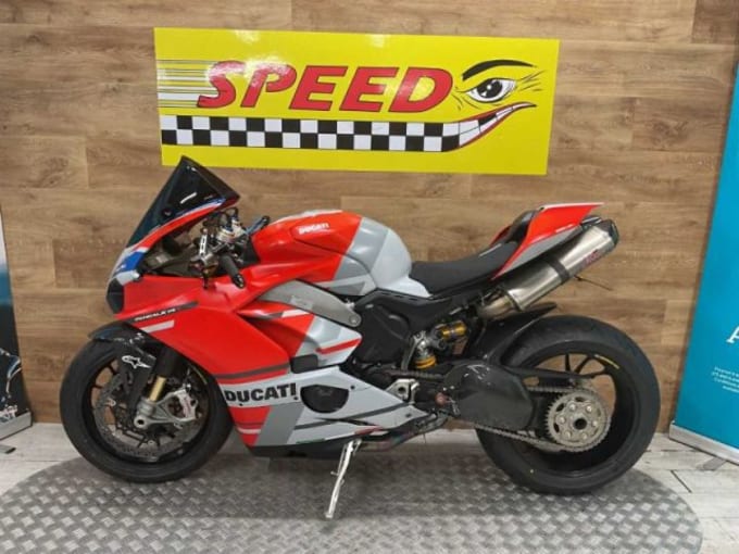 2025 Ducati Panigale V4 S
