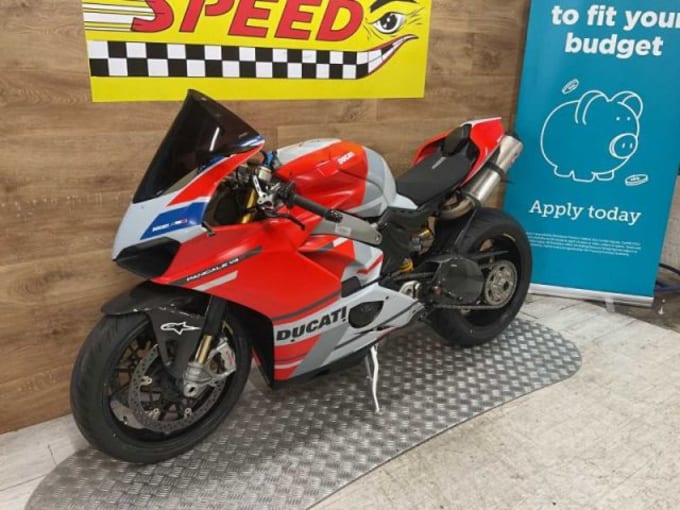 2025 Ducati Panigale V4 S