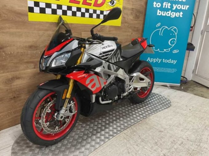 2025 Aprilia Tuono V4 1100 Factory