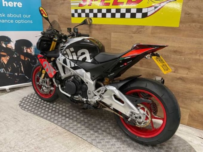 2025 Aprilia Tuono V4 1100 Factory