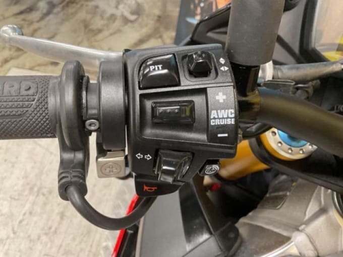 2025 Aprilia Tuono V4 1100 Factory