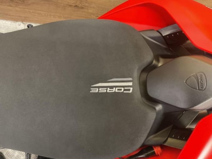 2025 Aprilia Tuono V4 1100 Factory