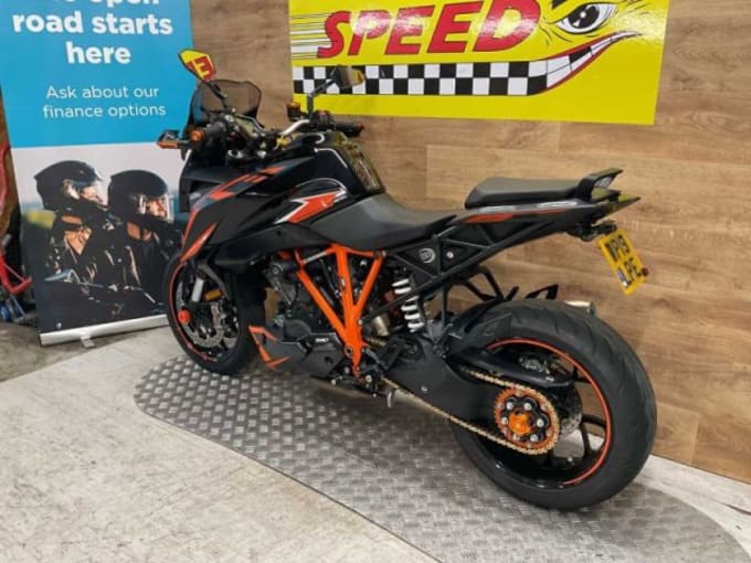 2025 Ktm 1290 Superduke Gt 18