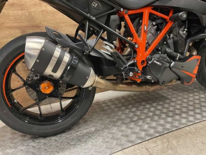 2025 Ktm 1290 Superduke Gt 18