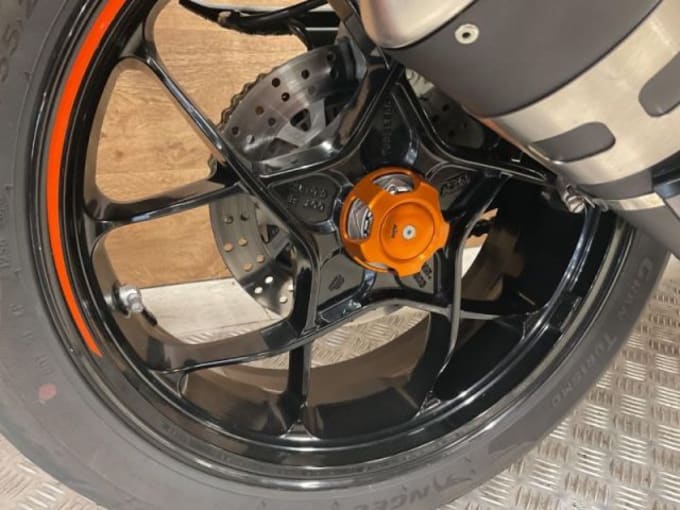 2025 Ktm 1290 Superduke Gt 18