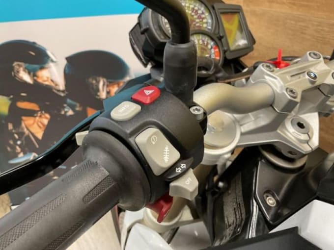 2025 BMW F 800 R