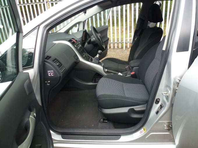 2025 Toyota Auris