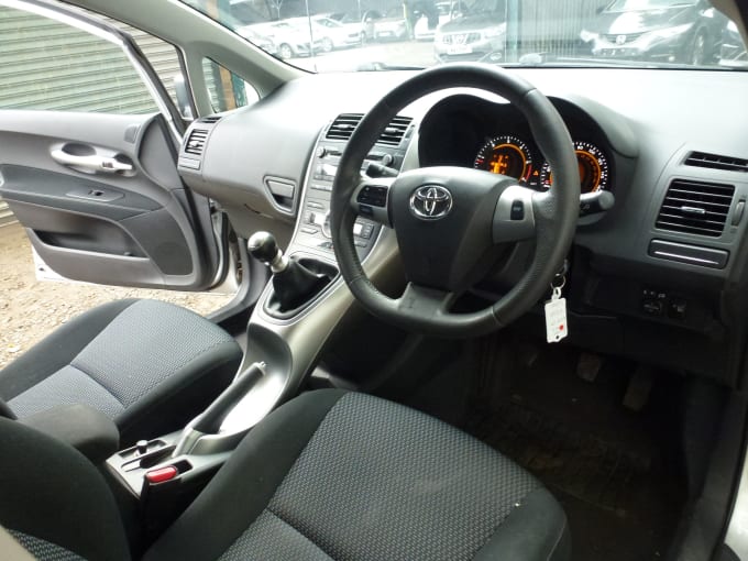 2025 Toyota Auris