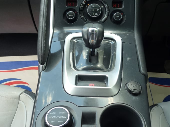 2025 Peugeot 3008