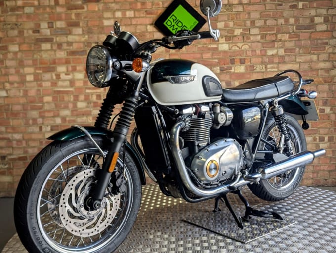 2024 Triumph Bonneville T120