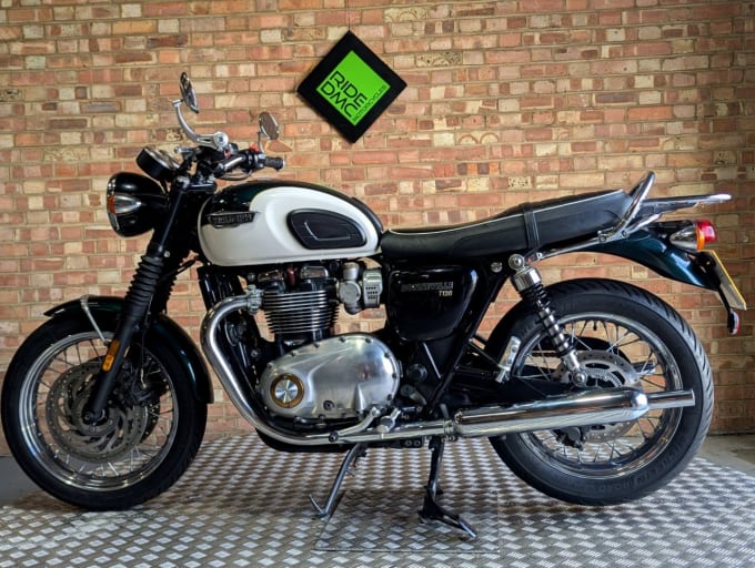 2024 Triumph Bonneville T120