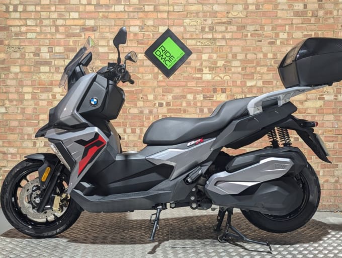 2025 BMW C400