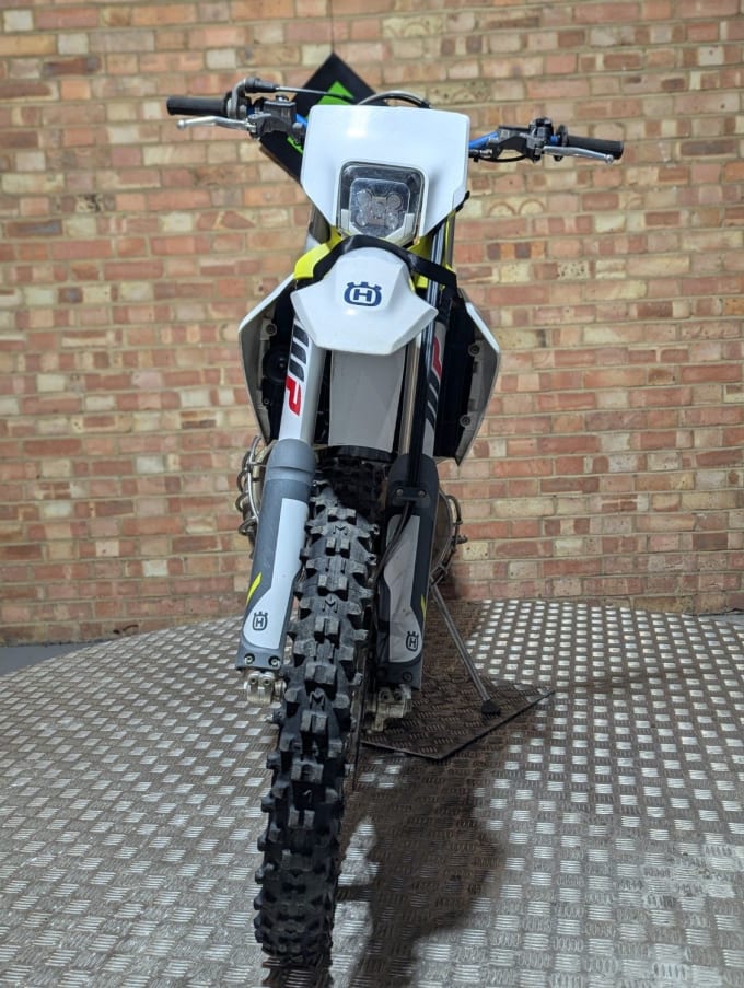 2025 Husqvarna Te 300