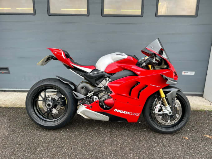 2025 Ducati Panigale V4r