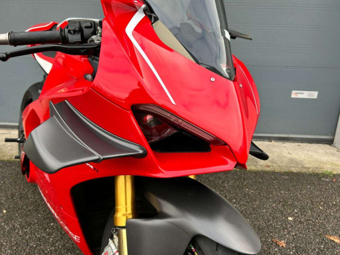 2025 Ducati Panigale V4r