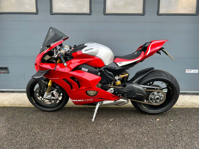 2025 Ducati Panigale V4r