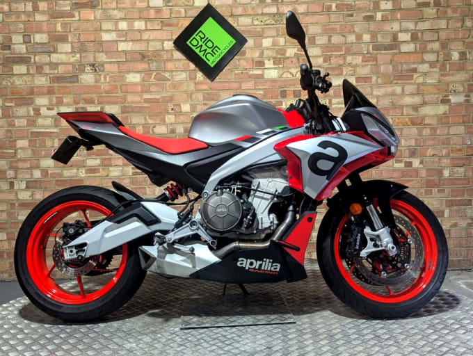 2025 Aprilia Tuono 660