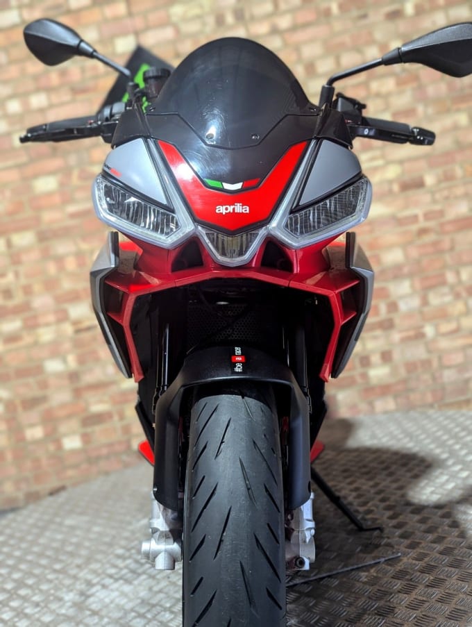 2025 Aprilia Tuono 660