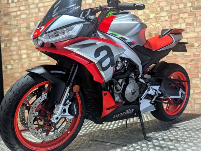 2025 Aprilia Tuono 660