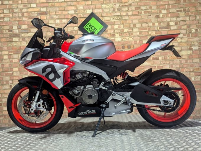 2025 Aprilia Tuono 660