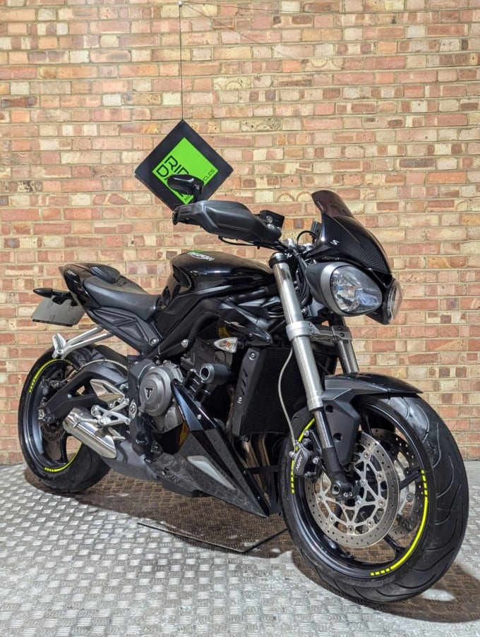 2025 Triumph Street Triple 765