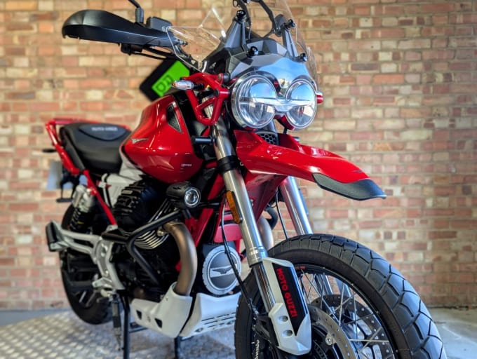 2025 Moto Guzzi V85 Tt