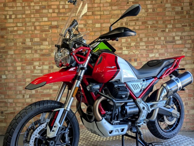 2025 Moto Guzzi V85 Tt