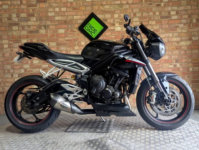 2025 Triumph Street Triple Rs
